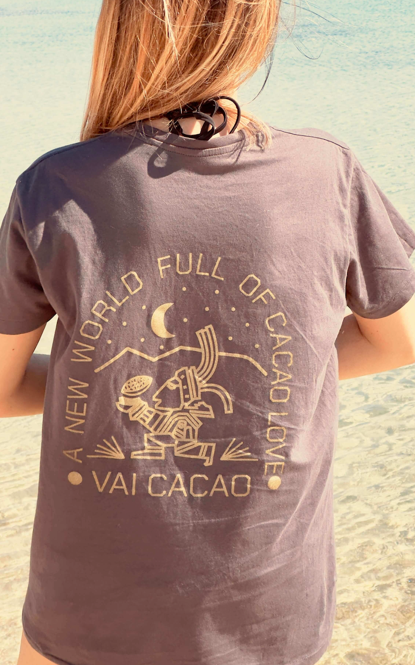 Linea Essenziale: T-shirts, Diari e Sacchi di Cacao in Juta